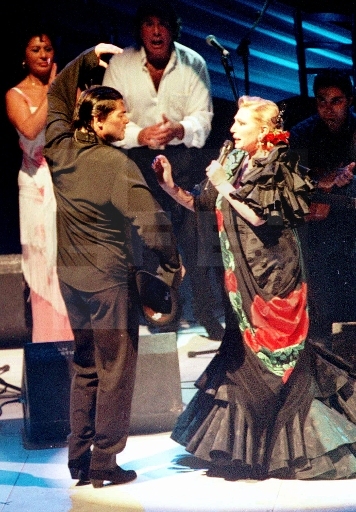 Rocio Jurado, Antonio Canales y el guitarrista Manolo Sanlúcar, durante el espectáculo «Tres con duende»