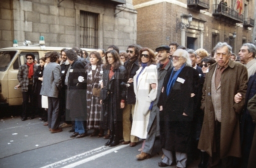 El mundo de la cultura asisten al entierro del alcalde de Madrid, Enrique Tierno Galván