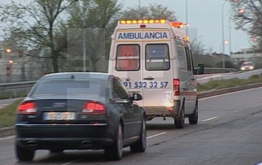 Rocío Jurado es trasladada en una ambulancia al Hospital Montepríncipe de Madrid tras llegar en un avión desde Houston