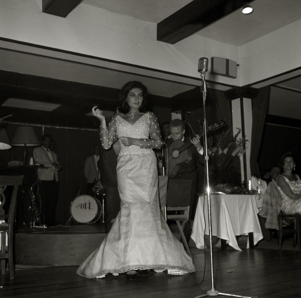 Rocío actuando en la década de los 60.