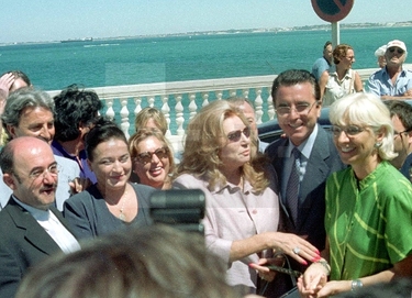 Rocío, José Ortega Cano, Teofila Martínez, Rafael Román en la inauguración de una plaza