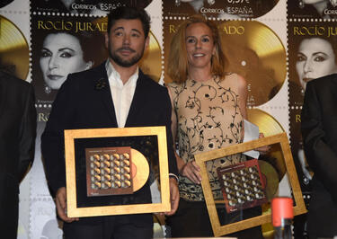 Miguel Poveda y Rocío Carrasco en la presentación del sello Rocío Jurado.