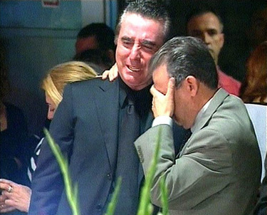 José Ortega Cano consolado por familiares y amigos