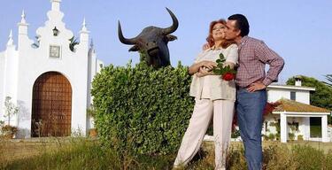 Rocío Jurado y José Ortega Cano en la finca de La Yerbabuena