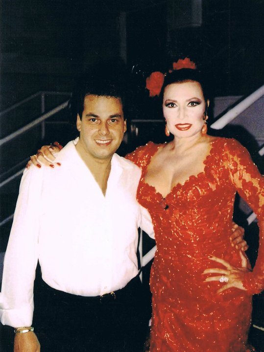 Rocío Jurado con un admirador en Azabache