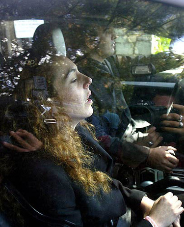 Rocío Carrasco y Fidel Albiac salen de la residencia en La Moraleja