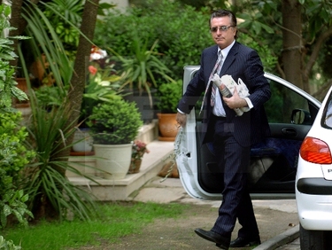 José Ortega Cano a su llegada a su casa en el barrio residencial madrileño de La Moraleja