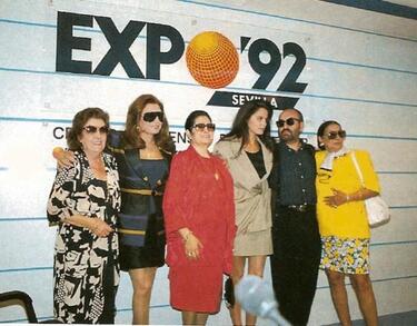 Imperio Argentina, Rocío Jurado, Juana Reina, María Vidal y Nati Mistral durante la presentación de Azabache