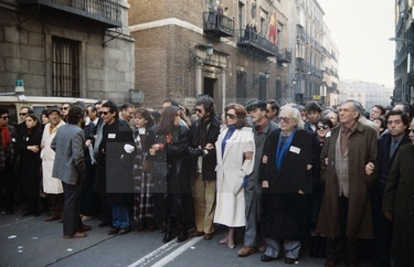 El mundo de la cultura asisten al entierro del alcalde de Madrid, Enrique Tierno Galv&aacute;n