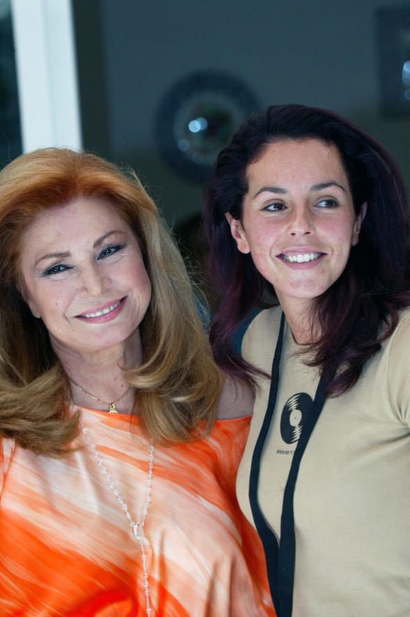 Rocío Jurado con su hija Rocío Carrasco durante una conferencia de prensa