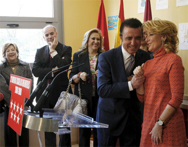 Esperanza Aguirre y José Ortega Cano inauguran una escuela que lleva el nombre de Rocío Jurado