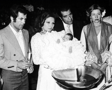 Rocío Jurado junto a Pedro Carrasco en el bautizo de Rocío Carrasco celebrado en la iglesia de Nuestra Señora de Huelva