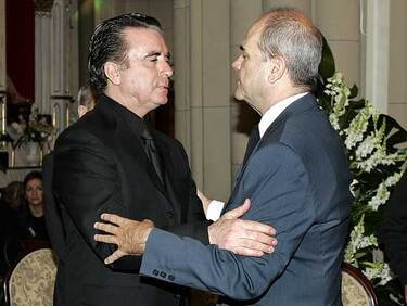 Manuel Cháves saluda a José Ortega Cano