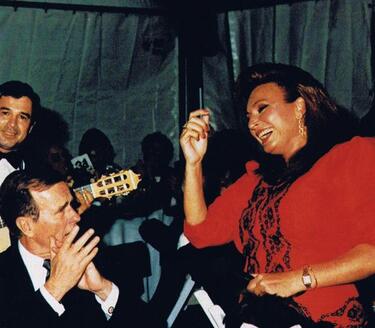 Rocío Jurado y George H.W. Bush