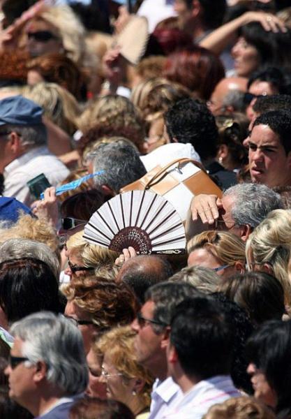 Los chipioneros se congregan para rendir un último homenaje a Rocío Jurado