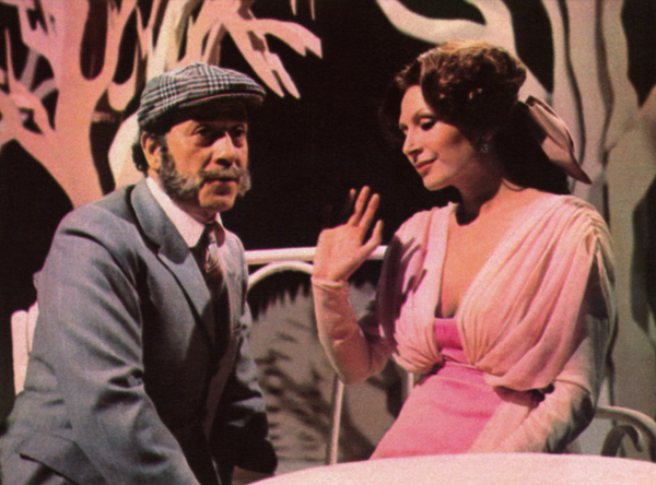 Este señor de negro (Las tentadoras) (1975)