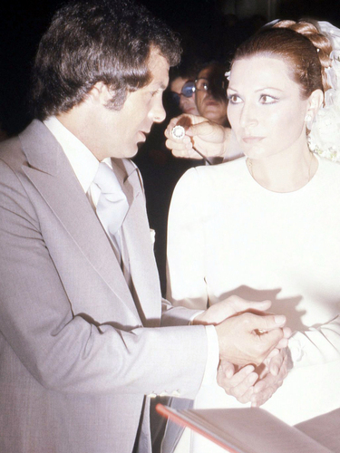 Rocío Jurado y Pedro Carrasco durante la boda religiosa